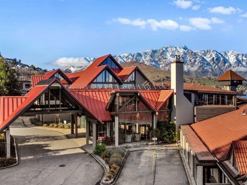 Copthorne Hotel & Resort Lakefront Queenstown 4*