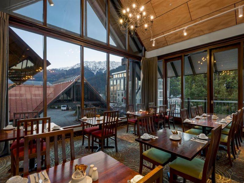 Copthorne Hotel & Resort Lakefront Queenstown 4*